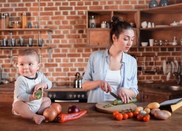 Что учесть при заказе кухни для молодой мамы